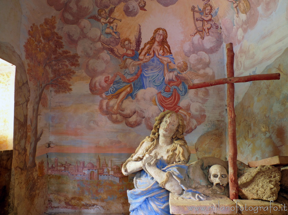 Campiglia Cervo (Biella) - Interno della Cappella di Maria Maddalena del Sacro Monte di San Giovanni di Andorno